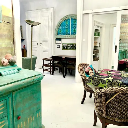 Appartamento Bohemian Design Flat át Downtown